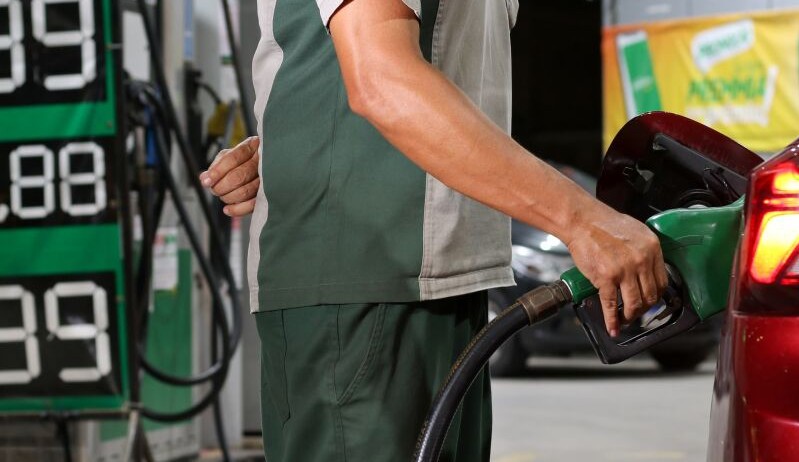 Segundo pesquisa da ANP, preço da gasolina tem queda de 3%