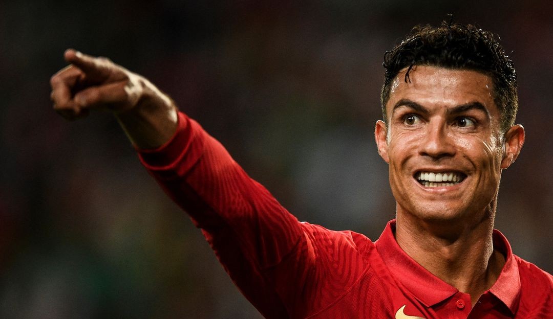 Cristiano Ronaldo faz pedido de rescisão de contrato com o Manchester United 