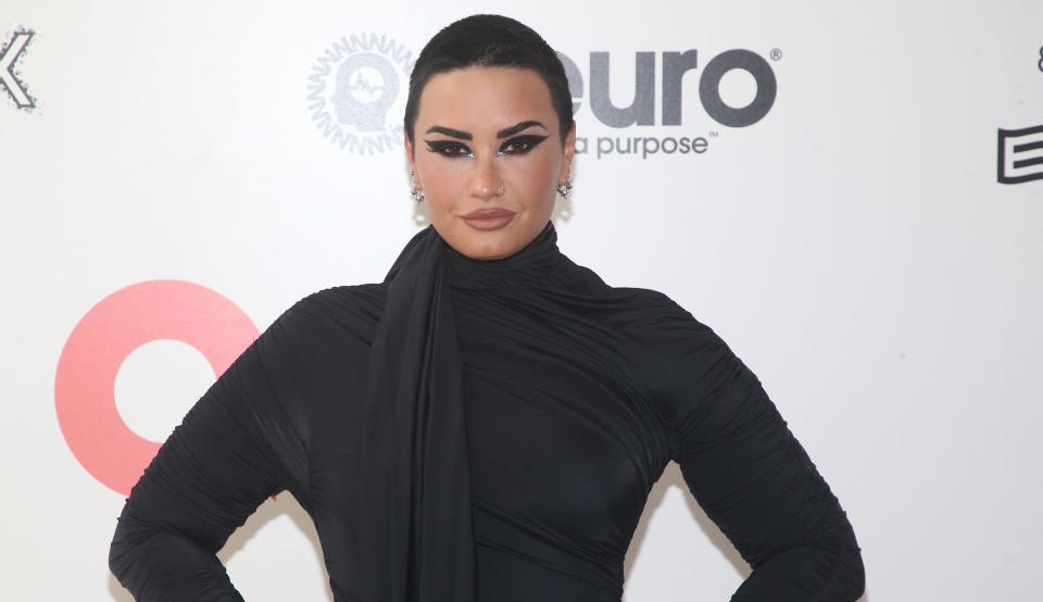 Em Podcast, Demi Lovato relembra estupro que sofreu na adolescência