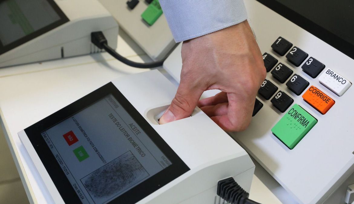 TRE-SP vai usar biometrias do Denatran para identificação de eleitores