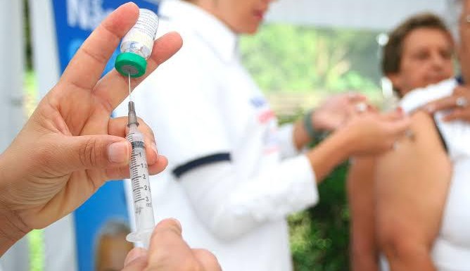 Vacina da Gripe: médicos afirmam que deve ser aplicada 2 vezes por ano em grupos de risco 