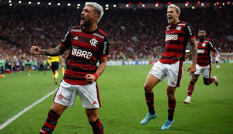 Flamengo chega à final da Copa do Brasil após bater São Paulo no Maracanã