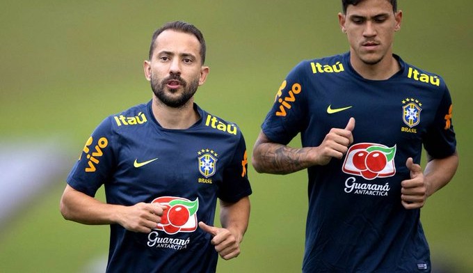 Éverton Ribeiro e Pedro se apresentam à Seleção Brasileira para os amistosos na França