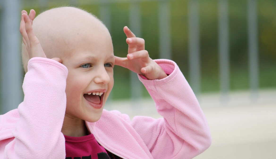 Cientistas usam células modificadas no tratamento de crianças com leucemia
