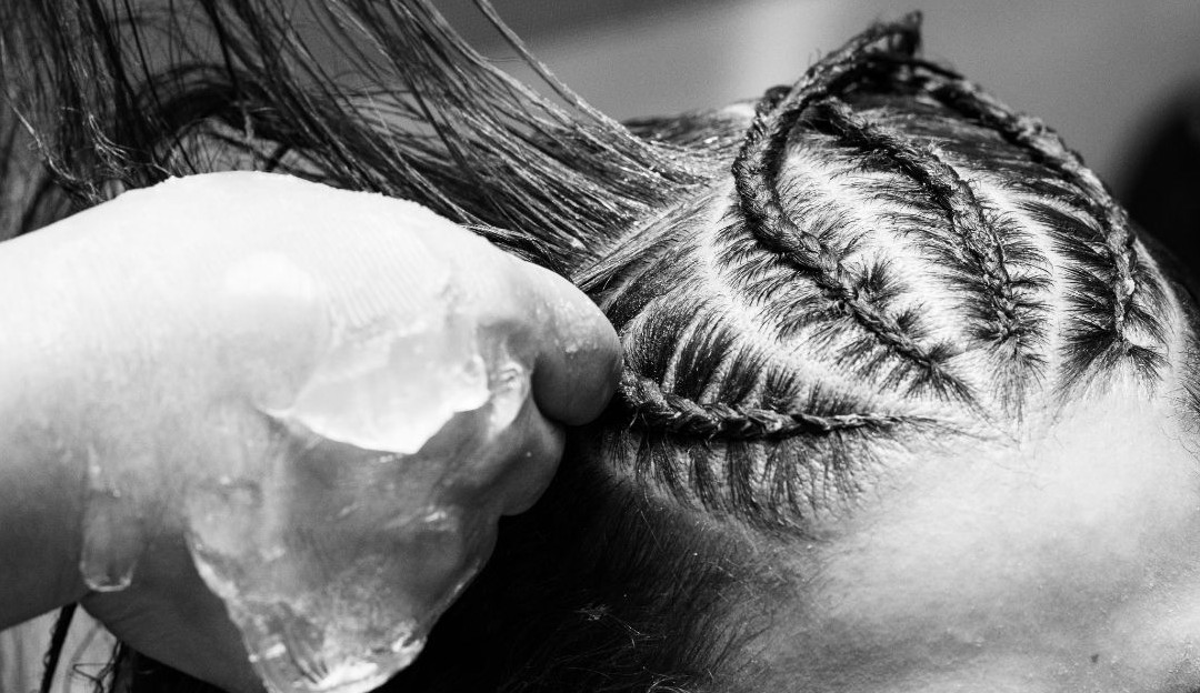 Perigo: a pomada para cabelos que causa cegueira temporária