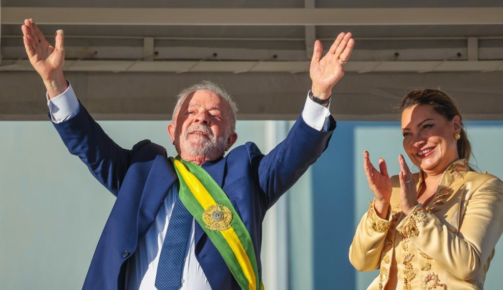 Lula não usou faixa fraudada em posse