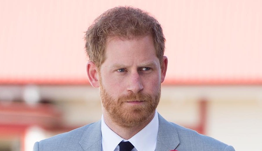 Harry fala sobre relação com família real: “Eu quero uma família, não uma instituição”