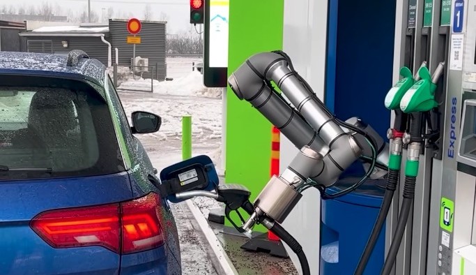Empresa lança postos de combustível com robôs no lugar de frentistas