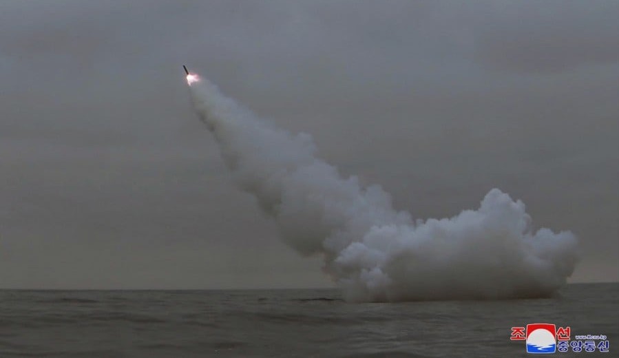 Coreia do Norte realiza novo teste balístico, dois mísseis foram lançados de submarino