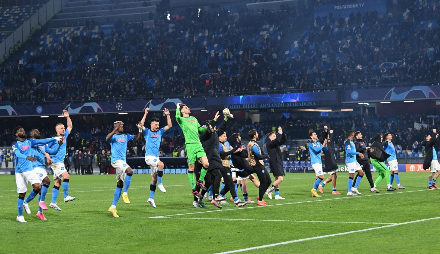Napoli bate Frankfurt e chega nas quartas da Champions League pela 1ª vez em sua história