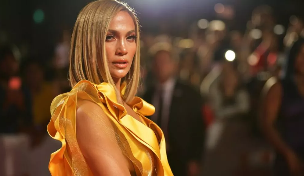 Jennifer Lopez é acusada de esconder rugas com filtros