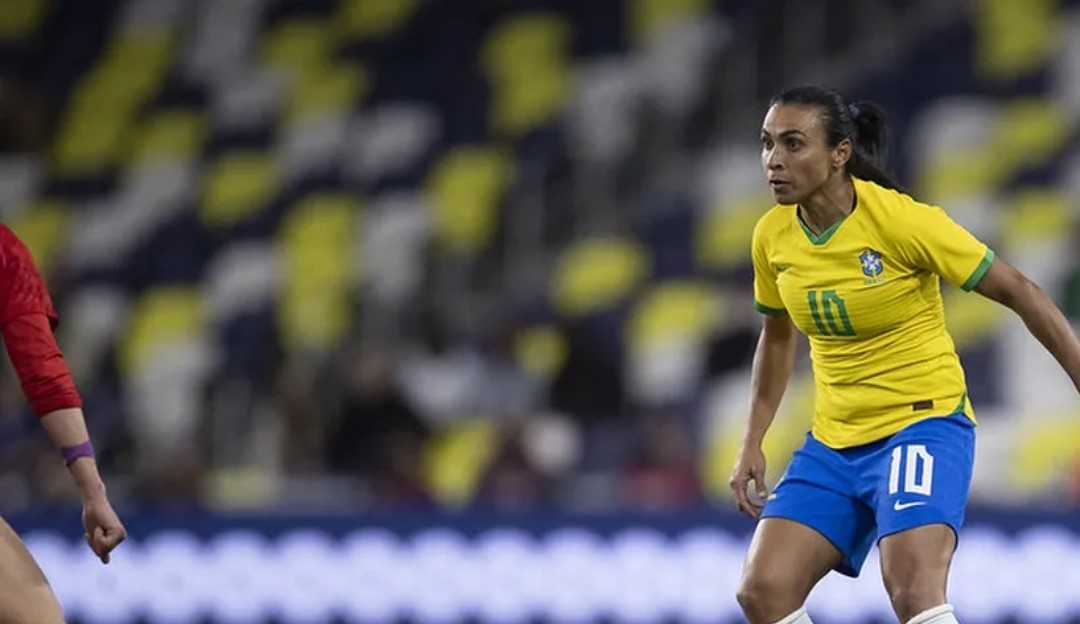 Após romper ligamento, Marta caminha para sua sexta Copa do Mundo