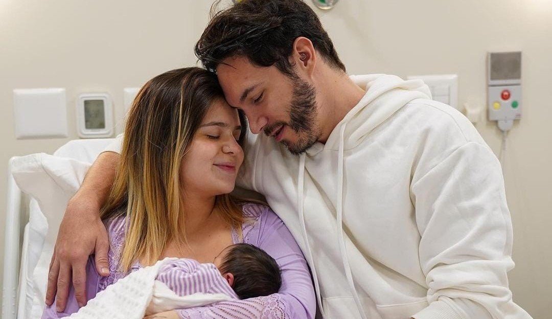 Viih Tube e Eliezer falam sobre cirurgia que a primeira filha do casal passou após o nascimento