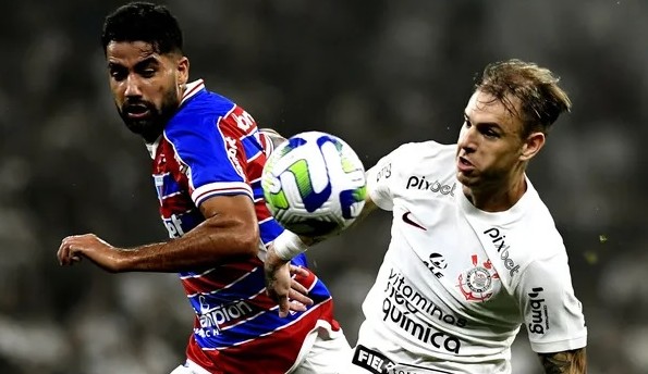 Corinthians arranca empate no final contra Fortaleza e deixa o Z-4 do Brasileirão