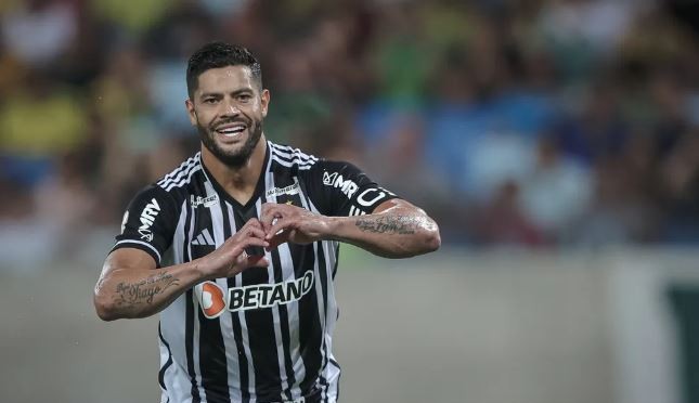 Atlético-MG goleia Cuiabá fora de casa com gol e assistência de Hulk
