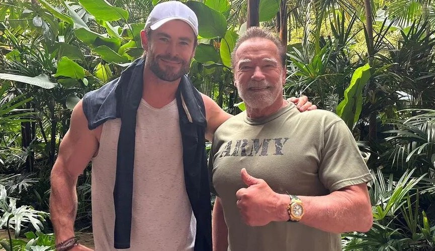 Chris Hemsworth e Arnold Schwarzenegger treinam na mesma academia