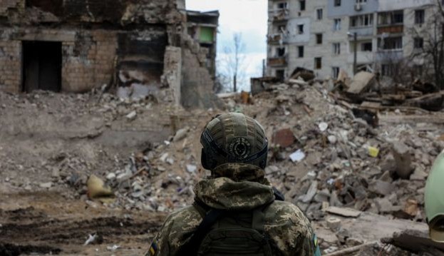 Rússia realoca forças para o oeste de Donetsk, dizem autoridades Ucranianas e Britânicas
