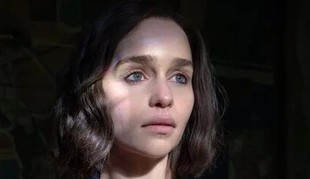 Emilia Clarke defende o uso de tela verde em Hollywood após críticas