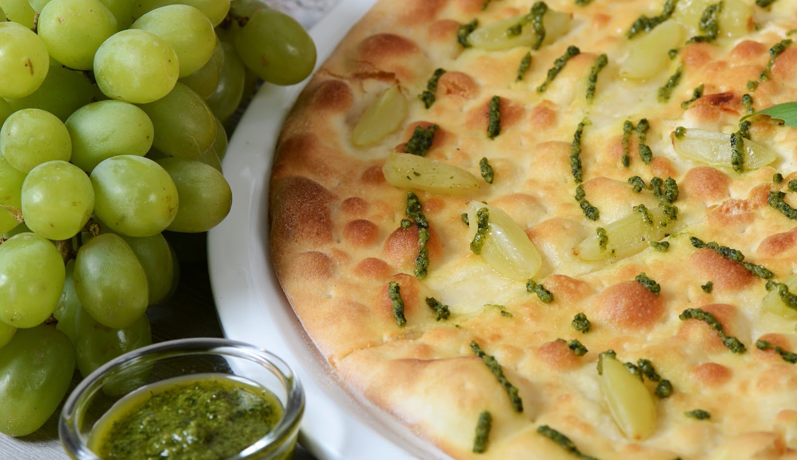 Dia da pizza: Veja receita de foccacia com uvas verdes