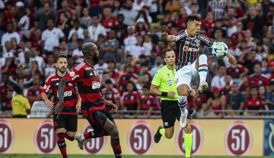 Com direito a gols anulados, clássico entre Fluminense e Flamengo termina empatado