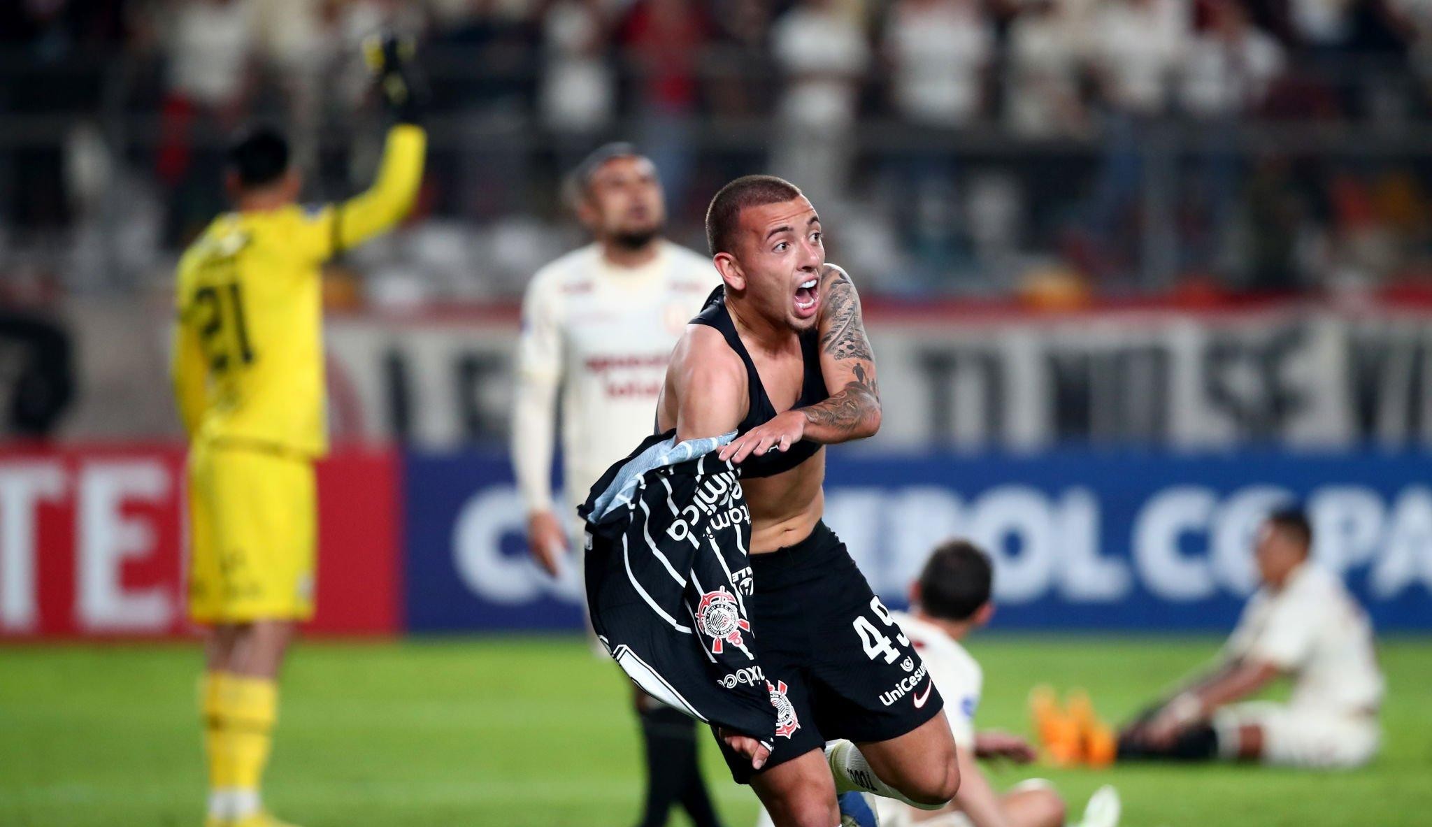 Em jogo cheio de confusão, Corinthians elimina Universitário pela Sul-Americana
