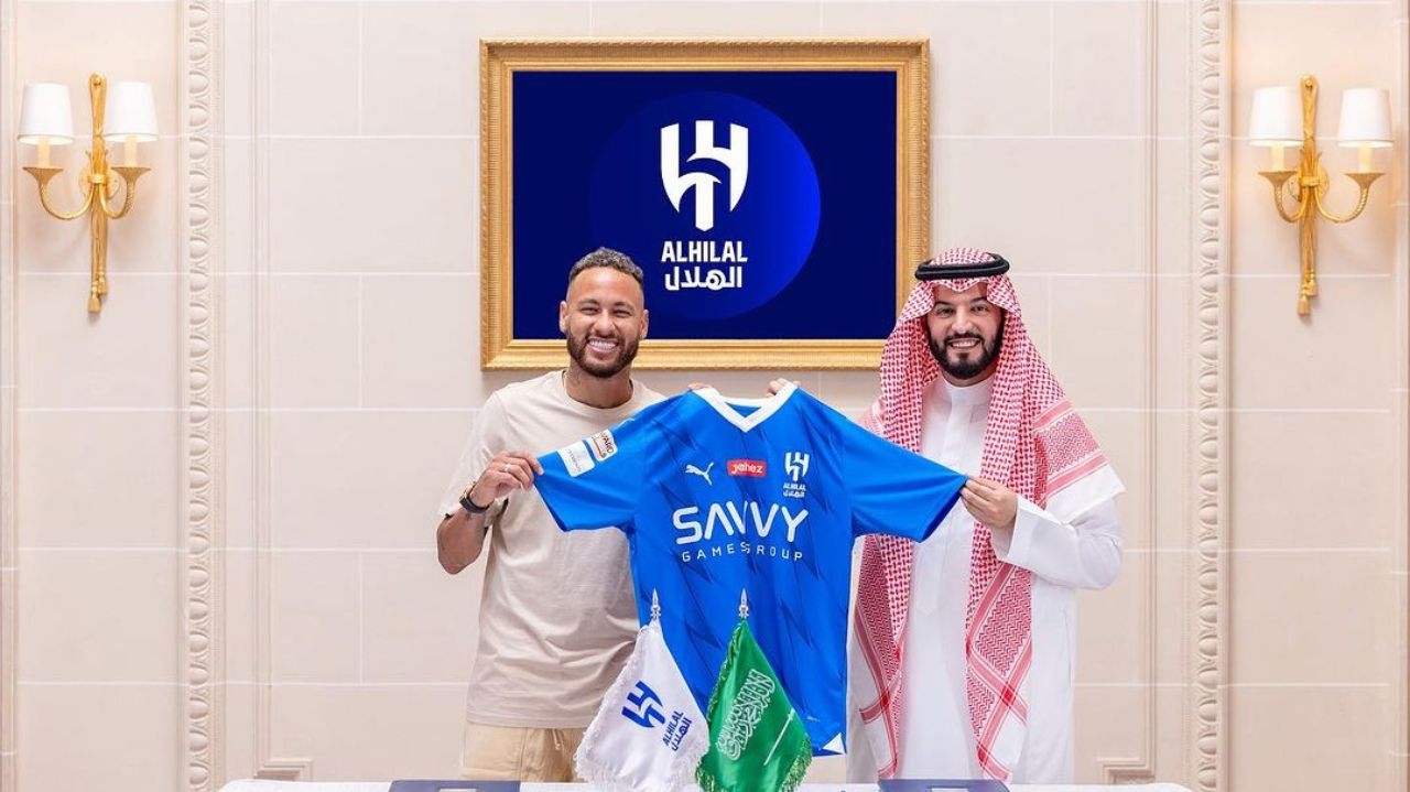 Neymar viaja à Arábia Saudita para se apresentar ao Al-Hilal