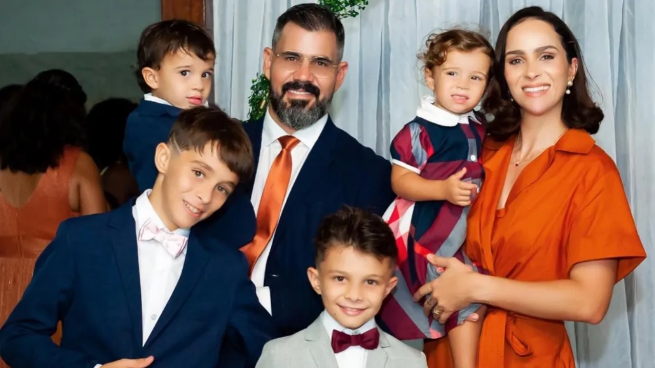 Juliano Cazarré comemora que será pai do sexto filho