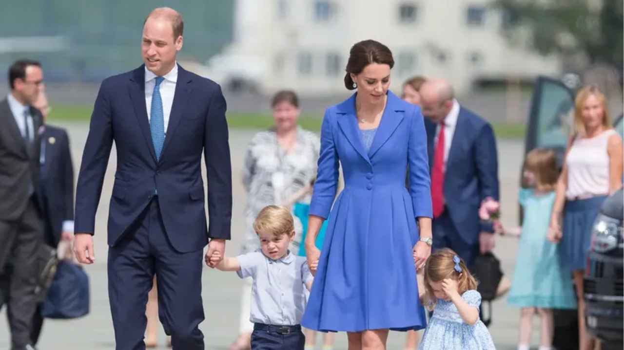 Sangue e roupa azul: entenda a escolha da tonalidade da família real