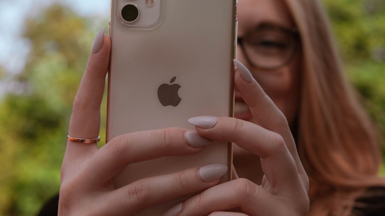 Apple Planeja Solução para superaquecimento no iPhone 15 Pro Max