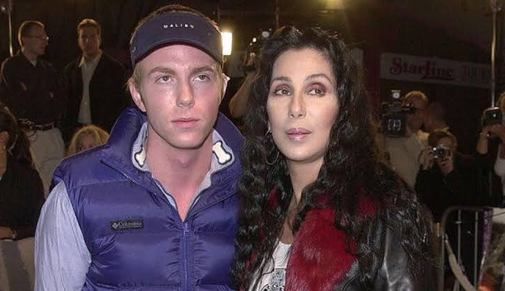 Cher é acusada de mandar sequestrarem o próprio filho