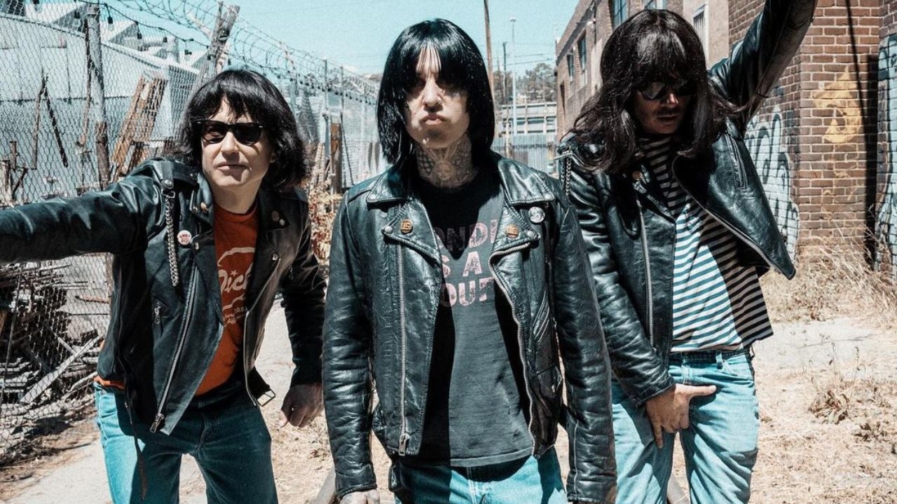 Blink-182 homenageia Ramones em novo videoclipe