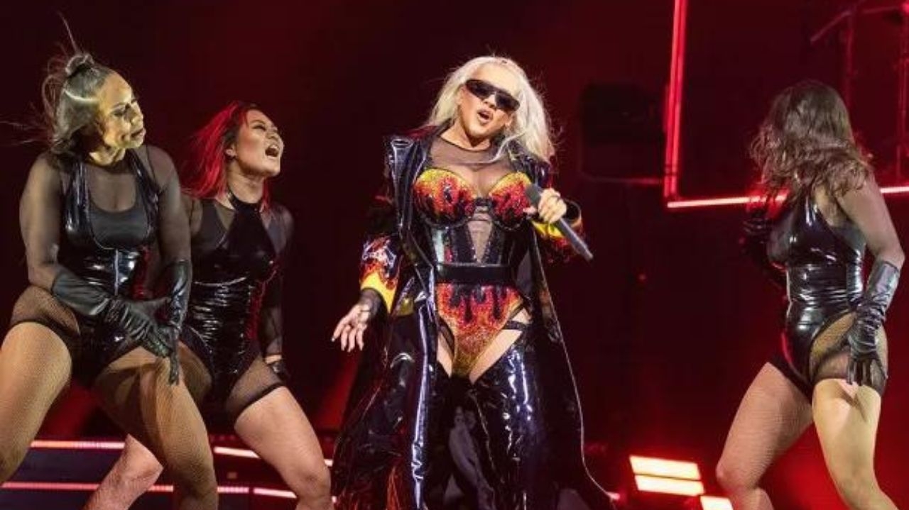 Show de Christina Aguilera em Las Vegas gera polêmica