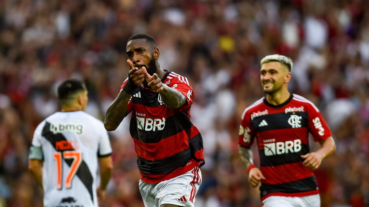 Em estreia de Tite no clássico, Flamengo bate o Vasco no Maracanã