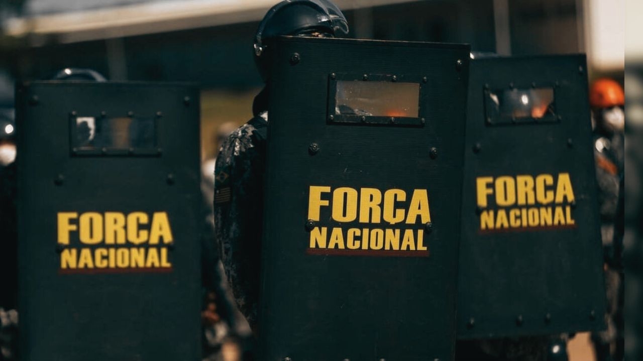 Agentes da Força Nacional são abordados por traficantes no Rio