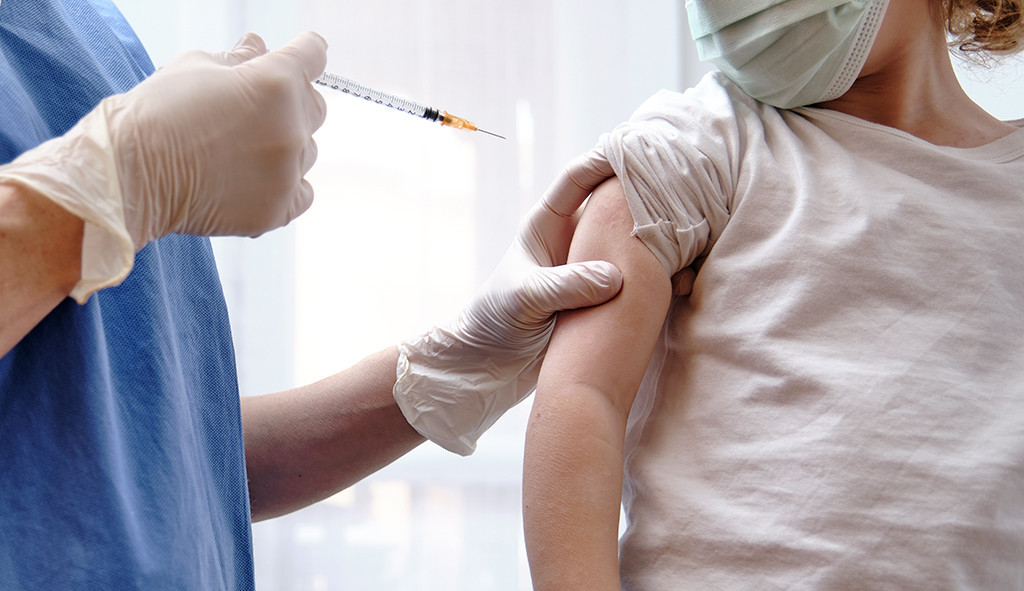 Por que a vacina contra a Covid-19 ainda não está disponível para crianças?