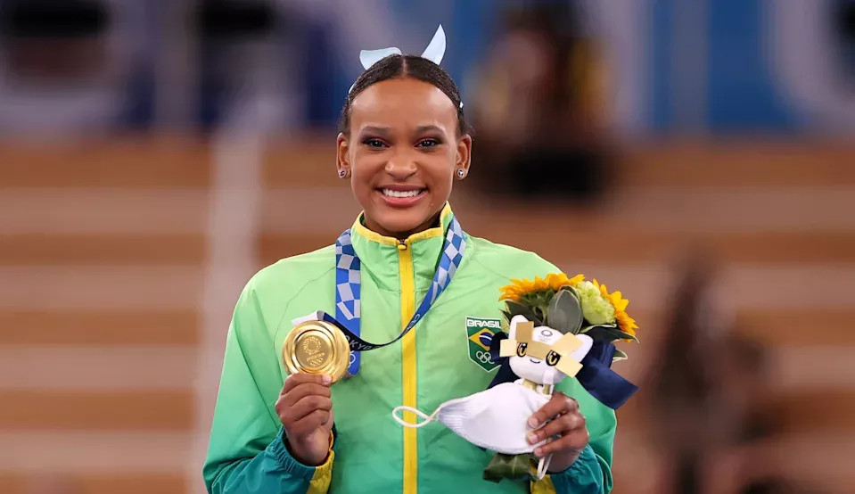 Rebeca Andrade é medalha de ouro e conquista feito histórico nos Jogos Olímpicos