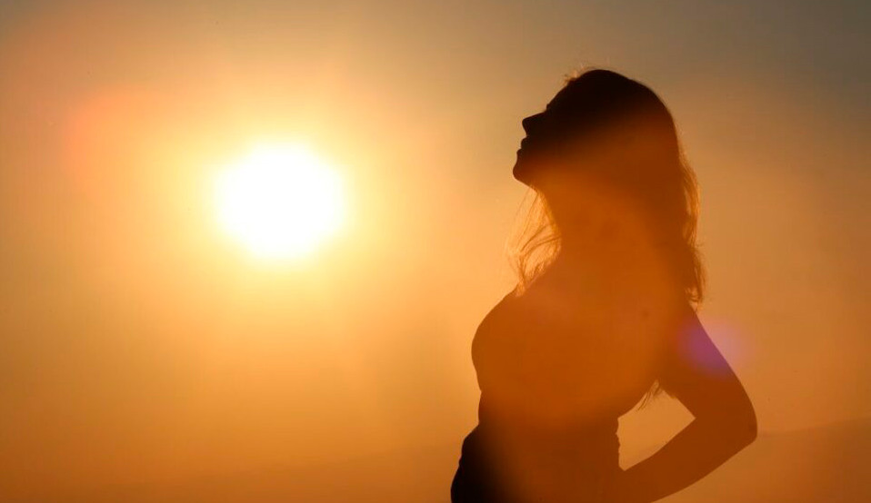 Descubra alguns dos benefícios que o hábito de tomar sol traz