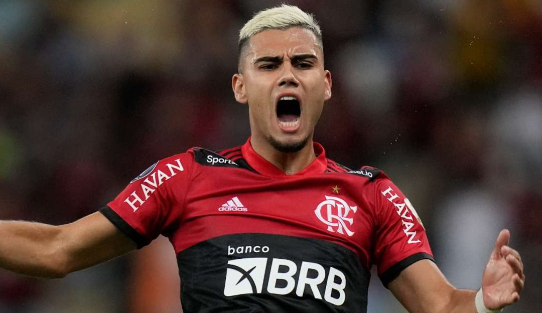 Pogba 'cobra' camisa do Flamengo e expectativa da torcida propõe reflexão sobre mercado brasileiro
