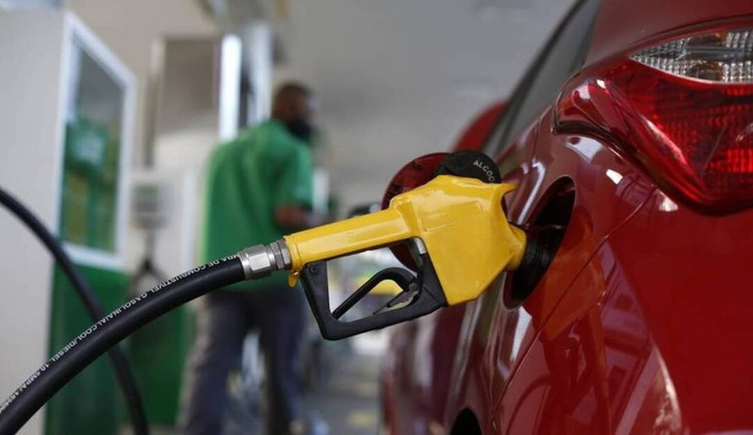 Gasolina registra alta de 40% no ano e valor passa dos R$ 7,00 em alguns estados
