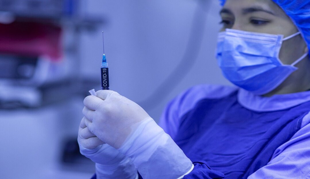 COVID-19 :São Paulo alcança 100% da população adulta vacinada com primeira dose