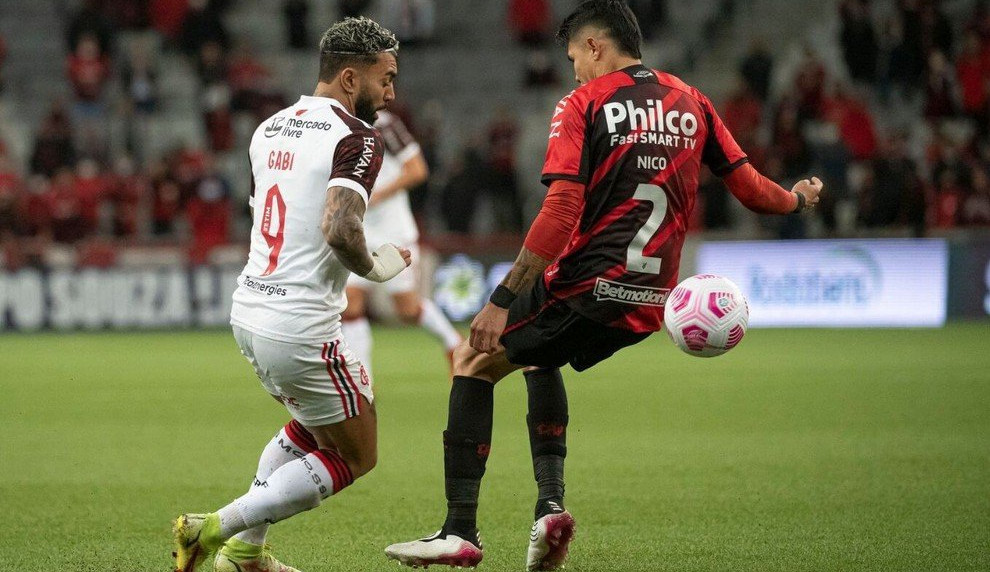 Flamengo enfrenta Athletico na Arena da Baixada valendo o sonho do tricampeonato brasileiro