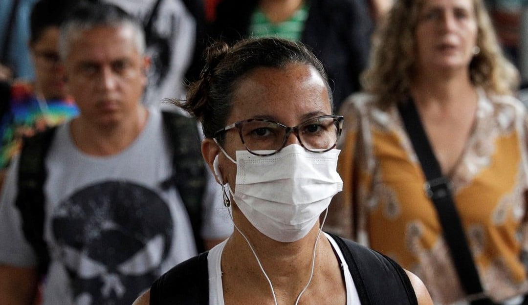 Uso de máscara em áreas abertas é flexibilizado no Rio de Janeiro