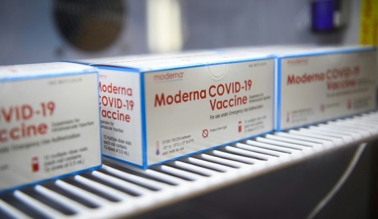 Vacina da Moderna tem adiantamento em sua aprovação nos EUA