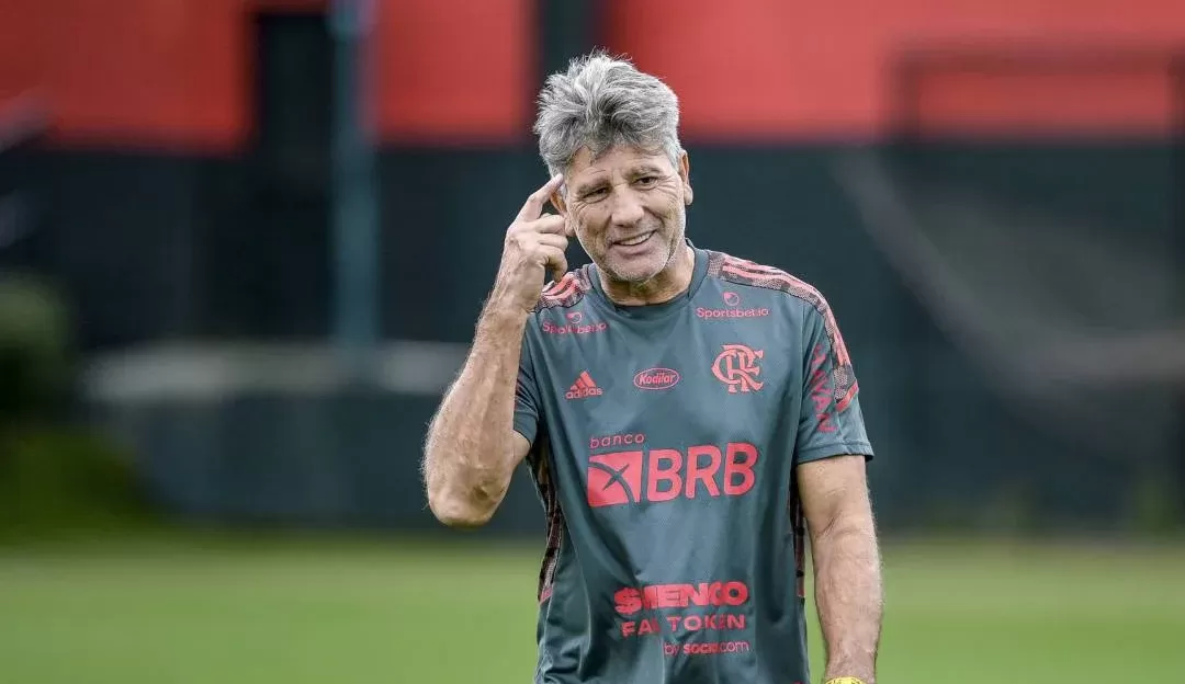 Após elogiar o desempenho da equipe, Renato Gaúcho afirma que Flamengo não está disputando o título diretamente por erros da arbitragem