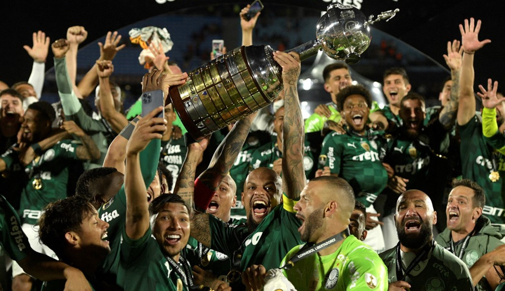 Palmeiras vence o Flamengo e conquista o tricampeonato da Libertadores da América