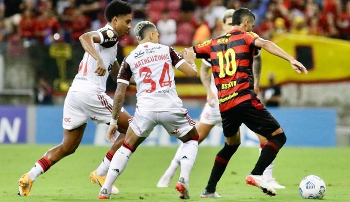 Flamengo empata com Sport na Arena Pernambuco
