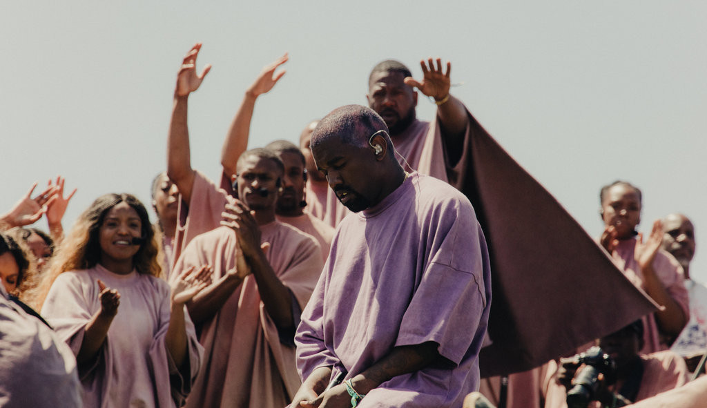 Kanye West tem plano de transformar todas as suas casas em igrejas 