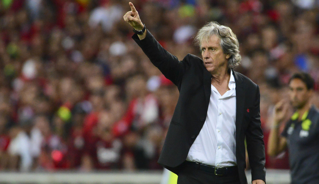 Diretoria do Flamengo se aproxima de acerto com Jorge Jesus, mas irá manter agenda em Portugal