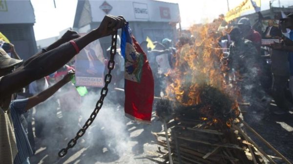 Ataques de gangues armadas causaram fuga em massa de prisão no Haiti