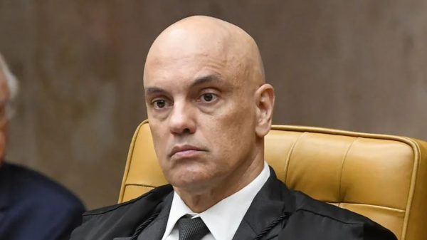 Alexandre de Moraes nega pedido de Bolsonaro para adiar depoimento